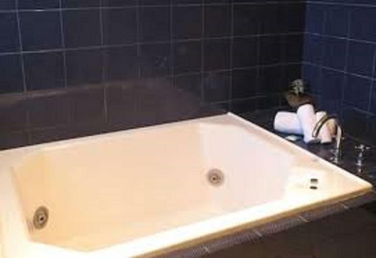 Stansbury Holiday Motel Ngoại thất bức ảnh