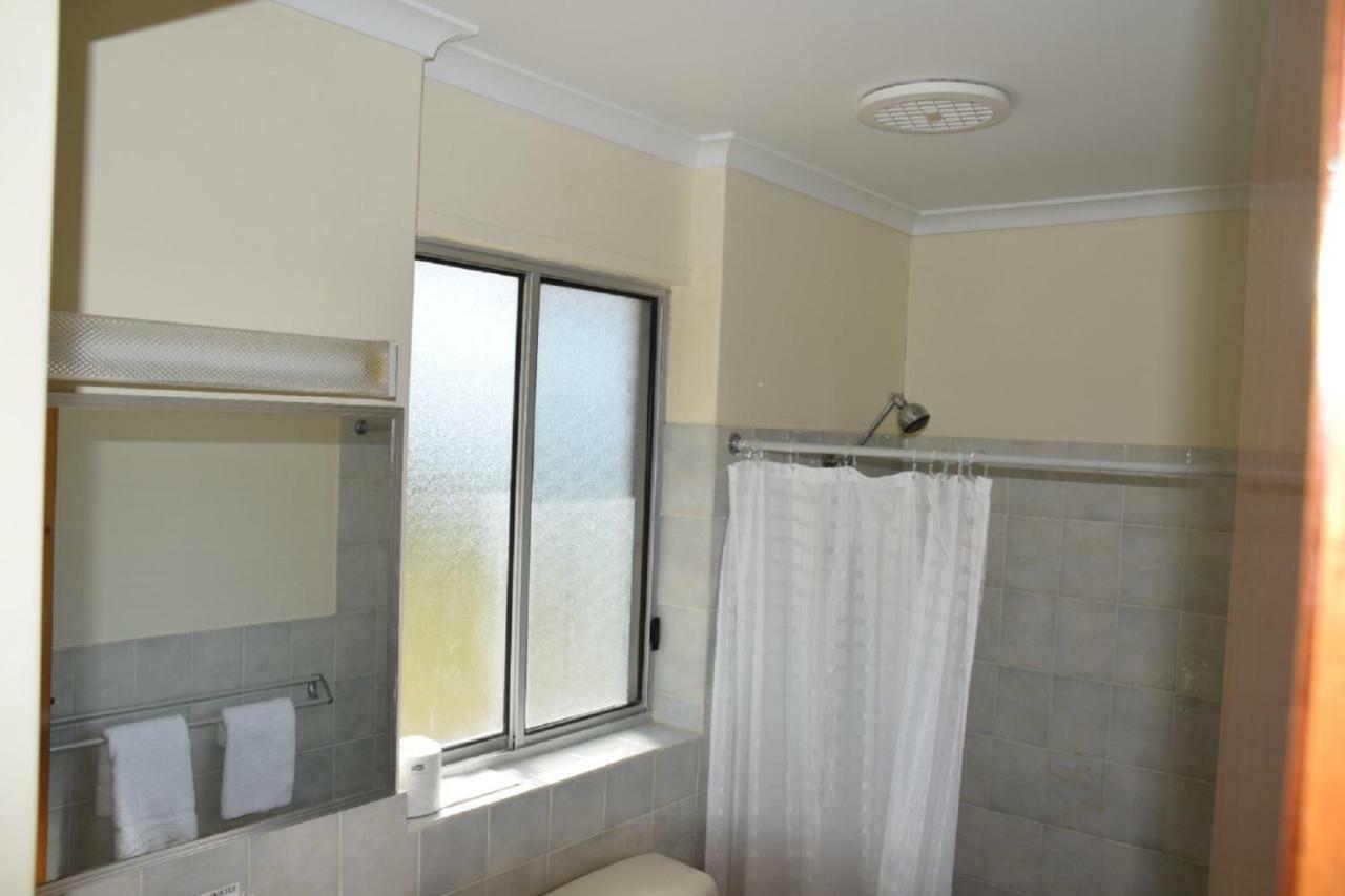 Stansbury Holiday Motel Ngoại thất bức ảnh